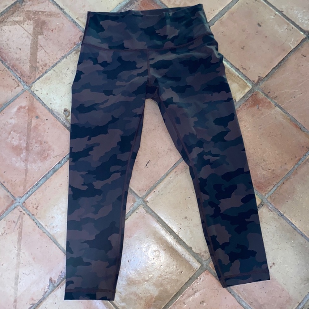 EUC WUNDER UNDER HIGH-RISE CROP 23" *FULL-ON LUXTREME brown sz 10